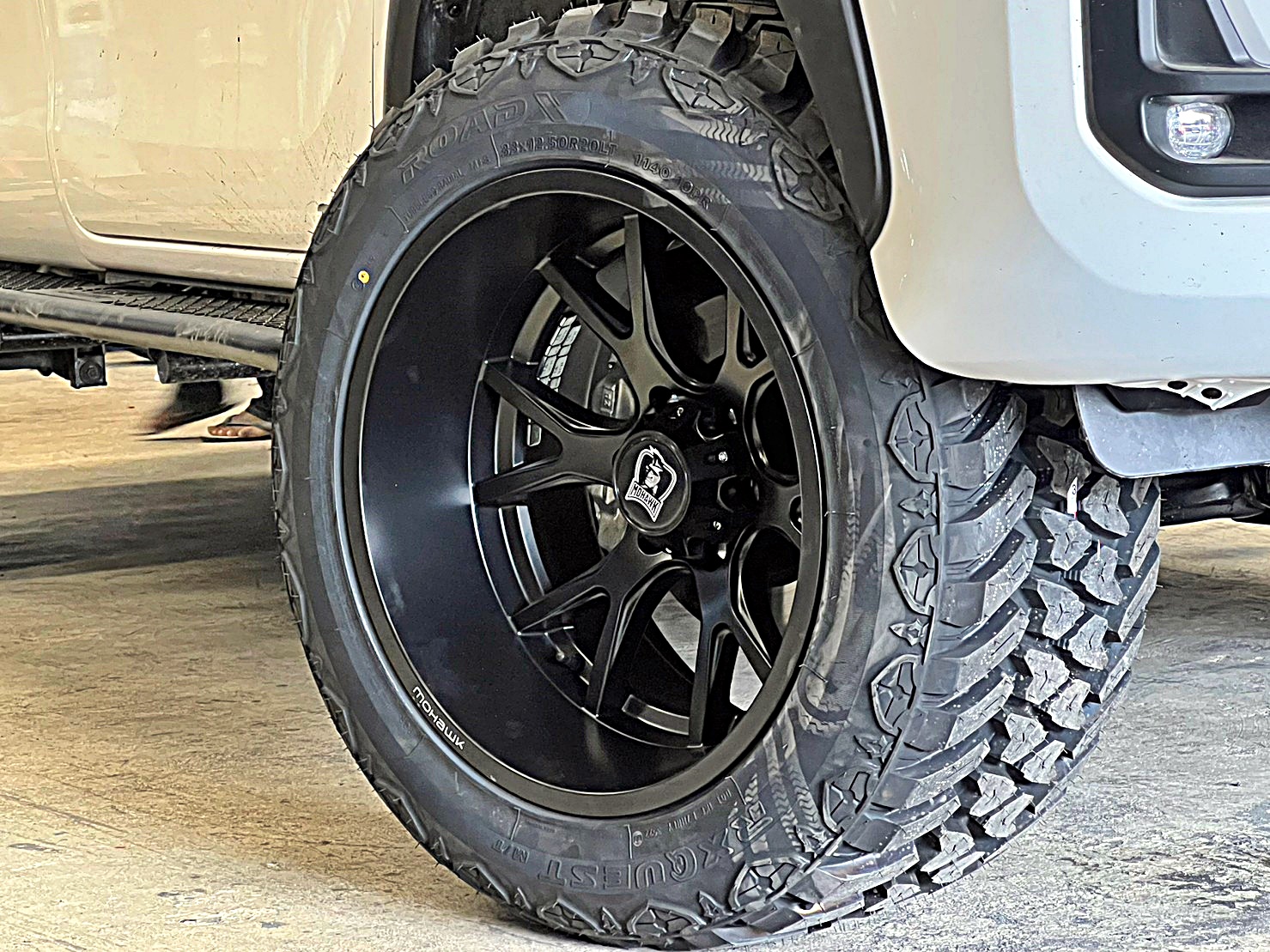 TOYOTA REVO แต่งทรงเมกาที่ STEP9