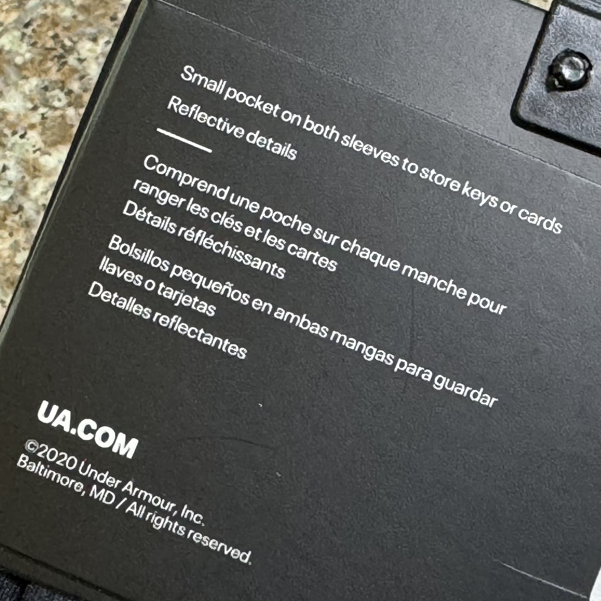 ปลอกแขน Under Armour Arm Sleeve ‘LIMITED’ (S/M)