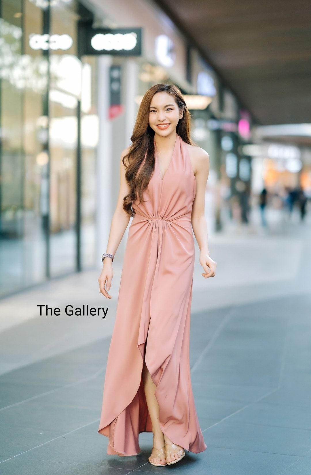 ชุดเดรสยาวเรียบหรูดูดี เหมาะกับสวมใส่ได้หลากหลายโอกาสพิเศษ ไม่ว่างานแต่ง/งานเลี้ยง สาวๆที่ชื่นชอบความสวยและหรูหรา