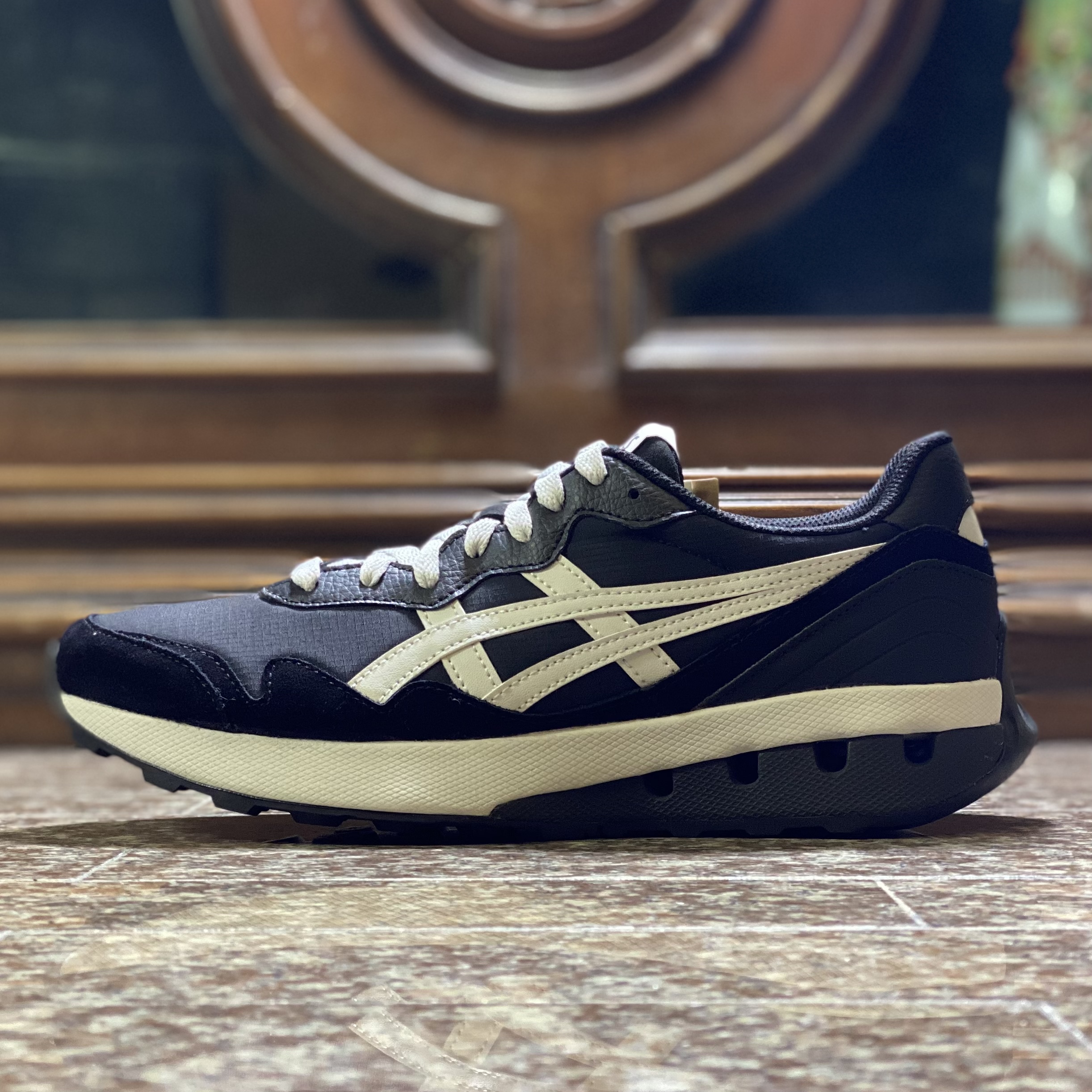 รองเท้า ASICS Jogger X81 ’BLACK‘ (M9.5US)