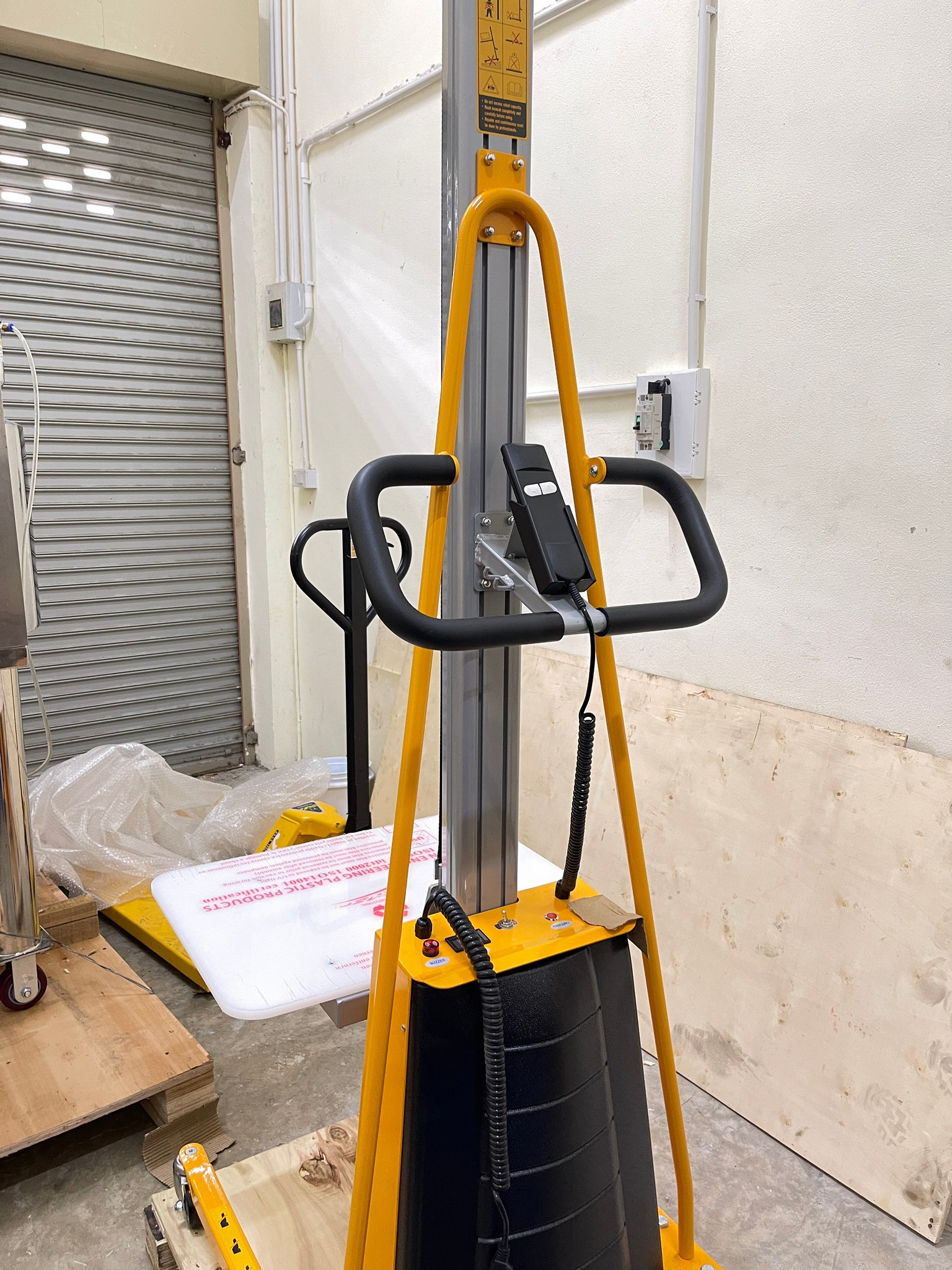 รถเข็นไฟฟ้า mini forklift workstation รถยก stacker ไฟฟ้า รุ่น 100kg/150kg.
