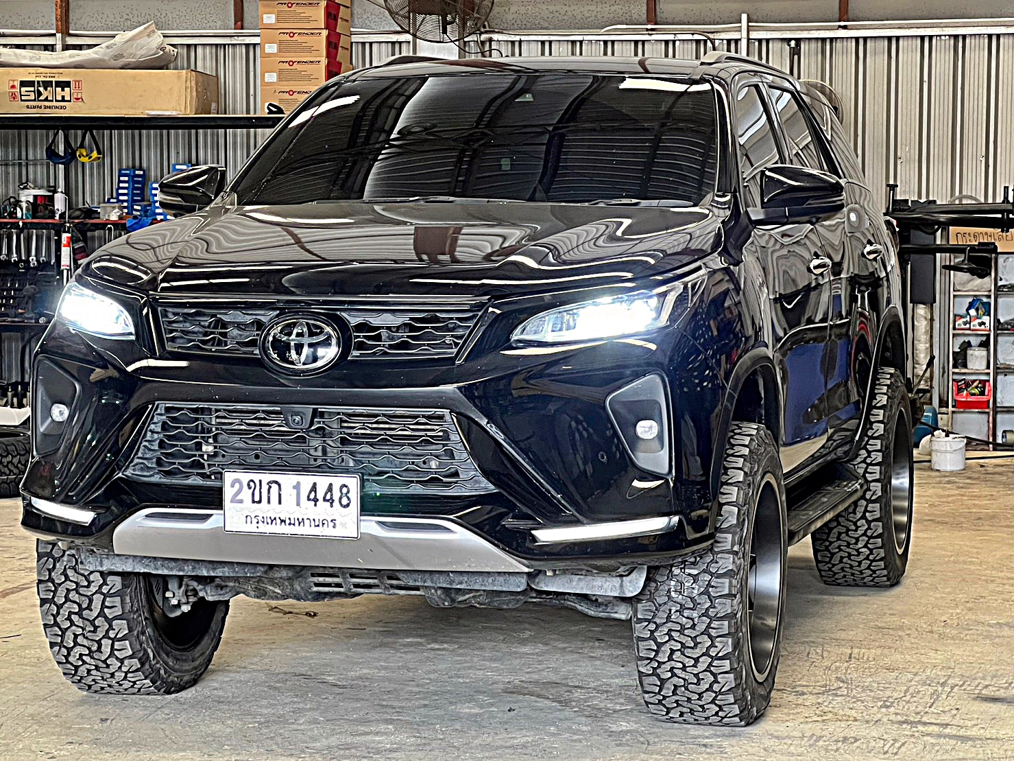 TOYOTA FORTUNER LEGENDER แต่งทรงเมกาที่ STEP9