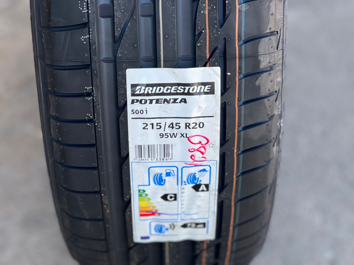 BRIDGESTONE S001 245/40-20 สำหรับ BMW I8