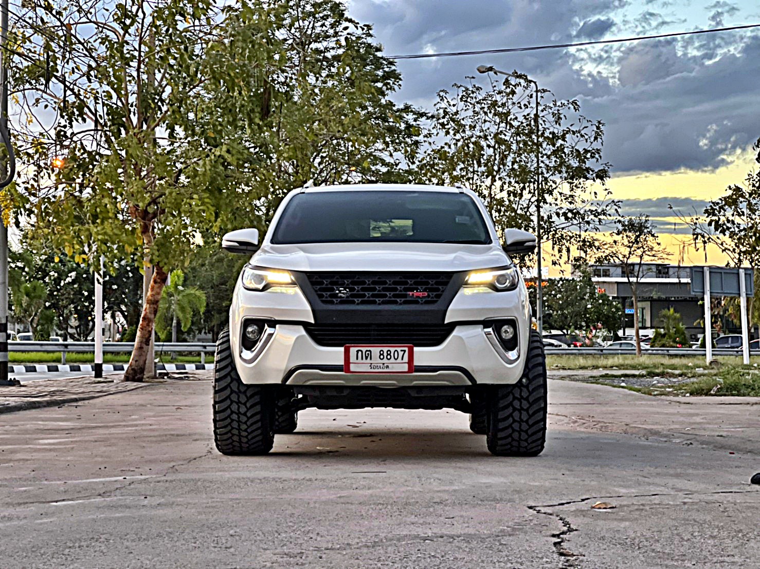 FORTUNER ทรงเมกา ล้อขอบ20 ที่ STEP9