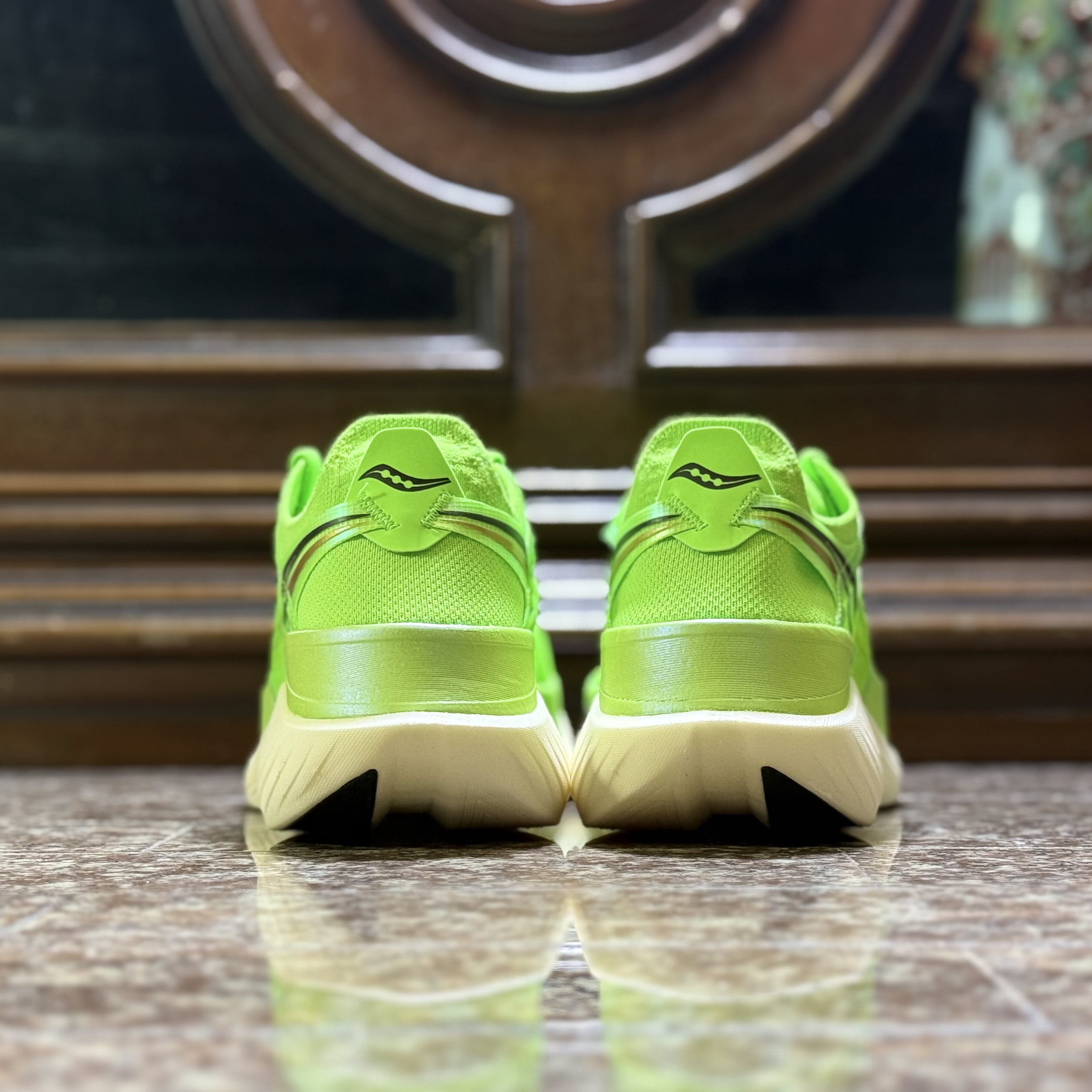 รองเท้าวิ่ง Saucony Endorphin Elite ‘Slime’ (M9US)