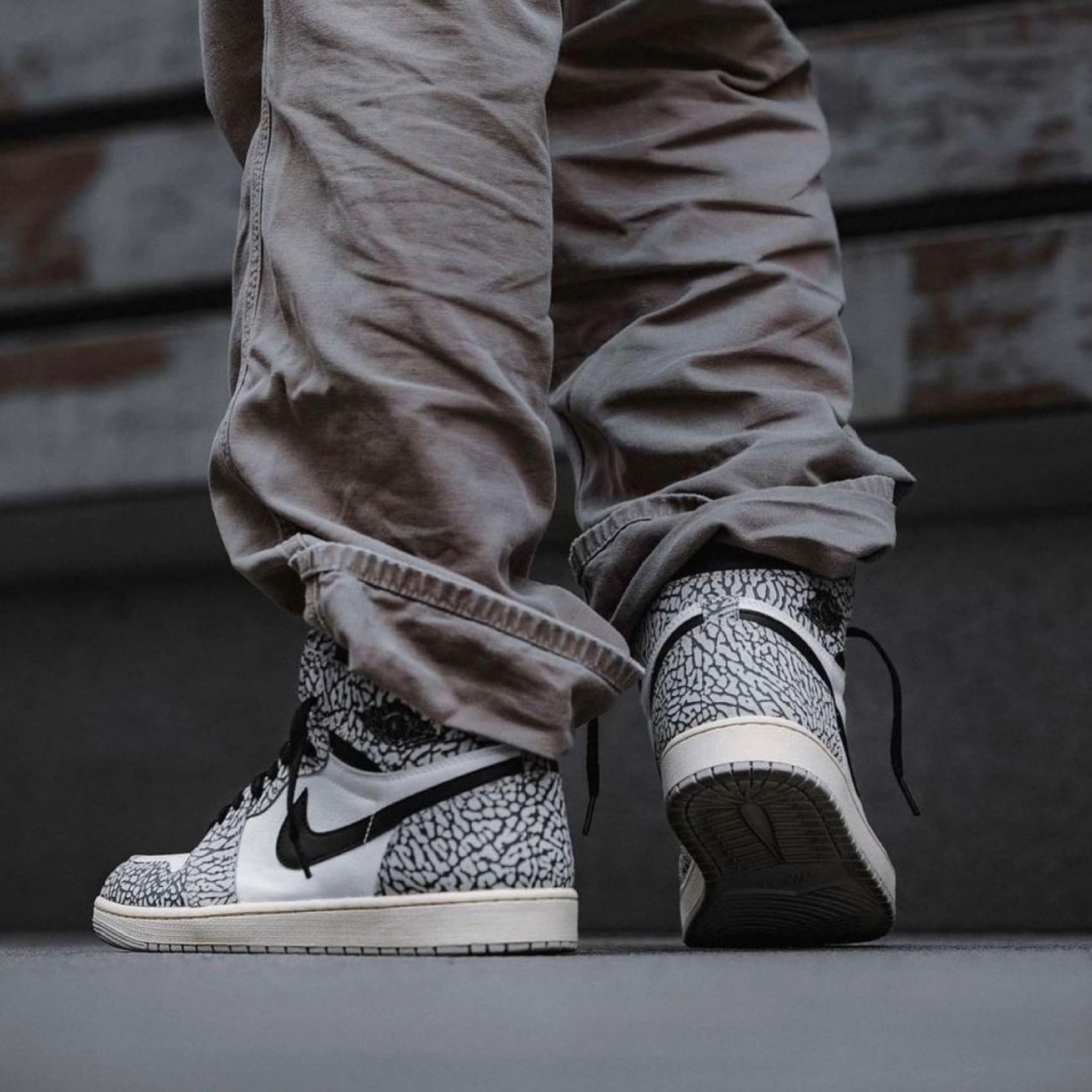 รองเท้า Nike Air Jordan 1 ‘White/Cement’ (M9US)