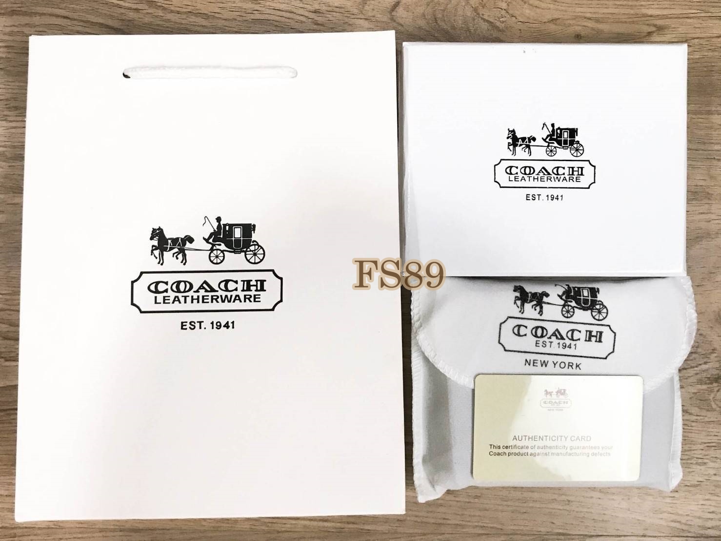 กระเป๋าสตางค์ พร้อม กระเป๋าใส่บัตร