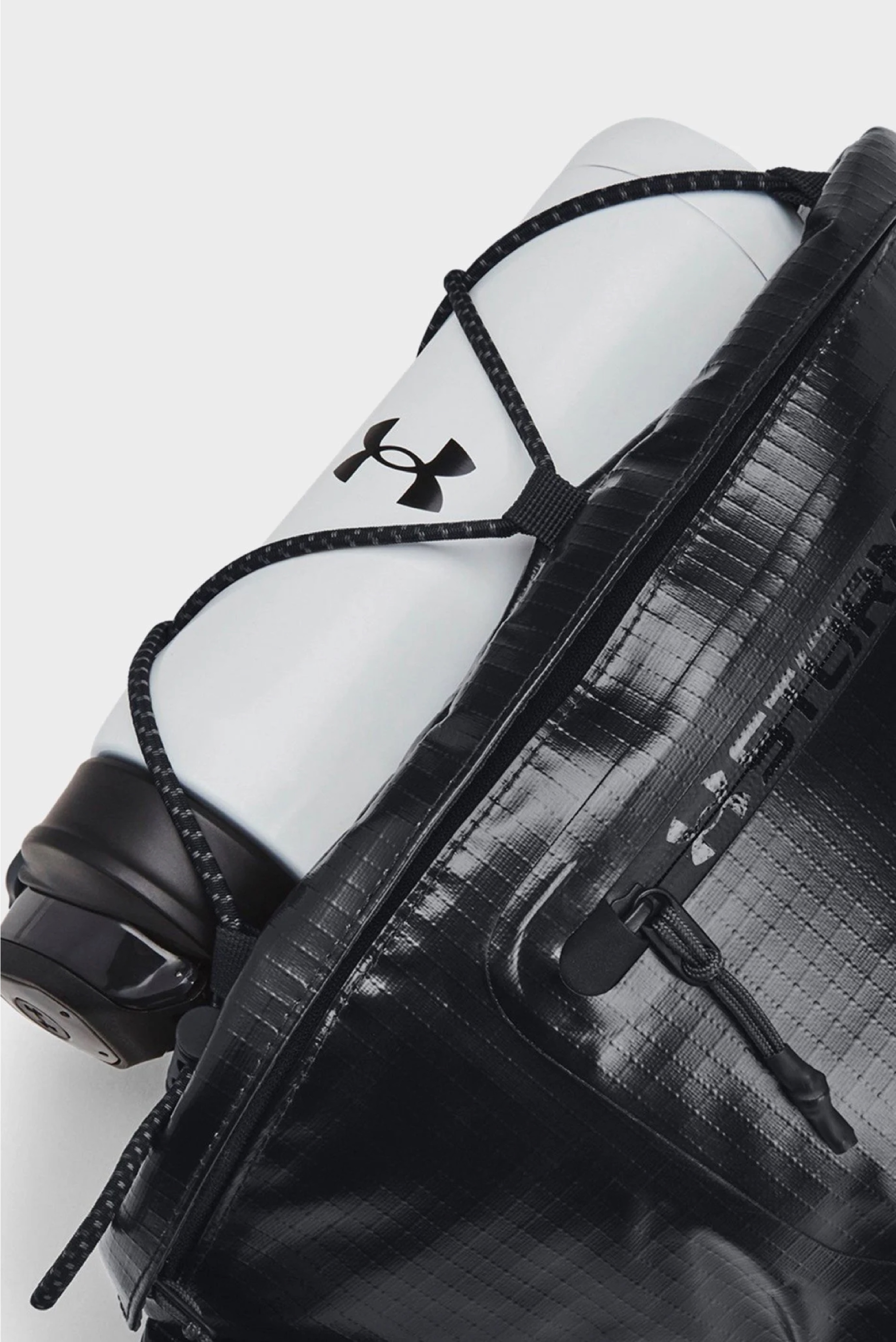 กระเป๋า Under Armour Summit Waist Bag ‘TripleBlack’