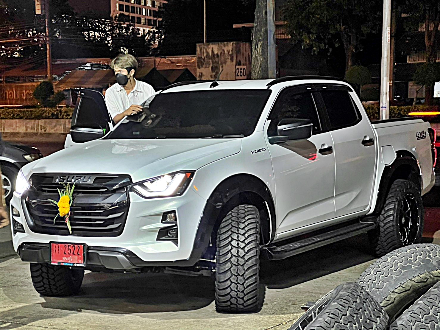 D-MAX ทรงเมกา ป้ายแดงจาก สระบุรี