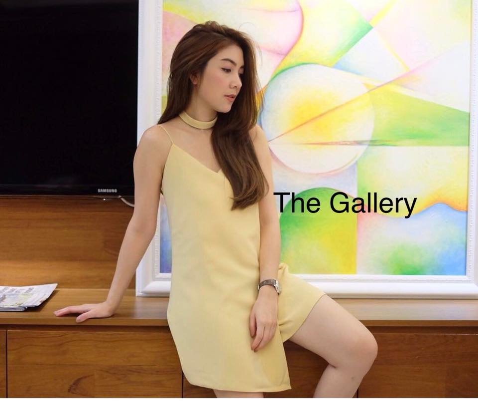 ชุดเดรสสายเดี่ยว