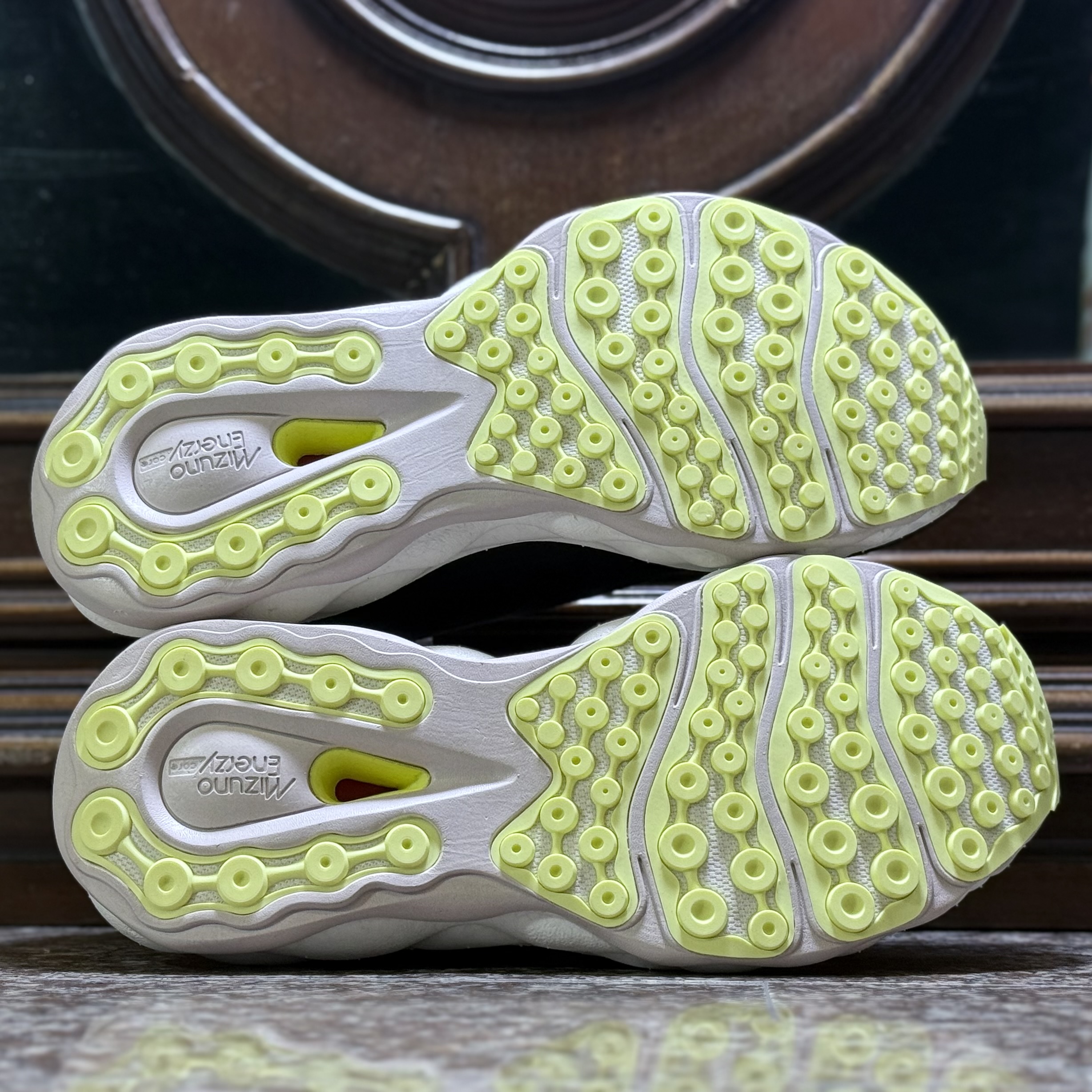 รองเท้าวิ่ง Mizuno Wave Neo Ultra (M9.5/10.5US)