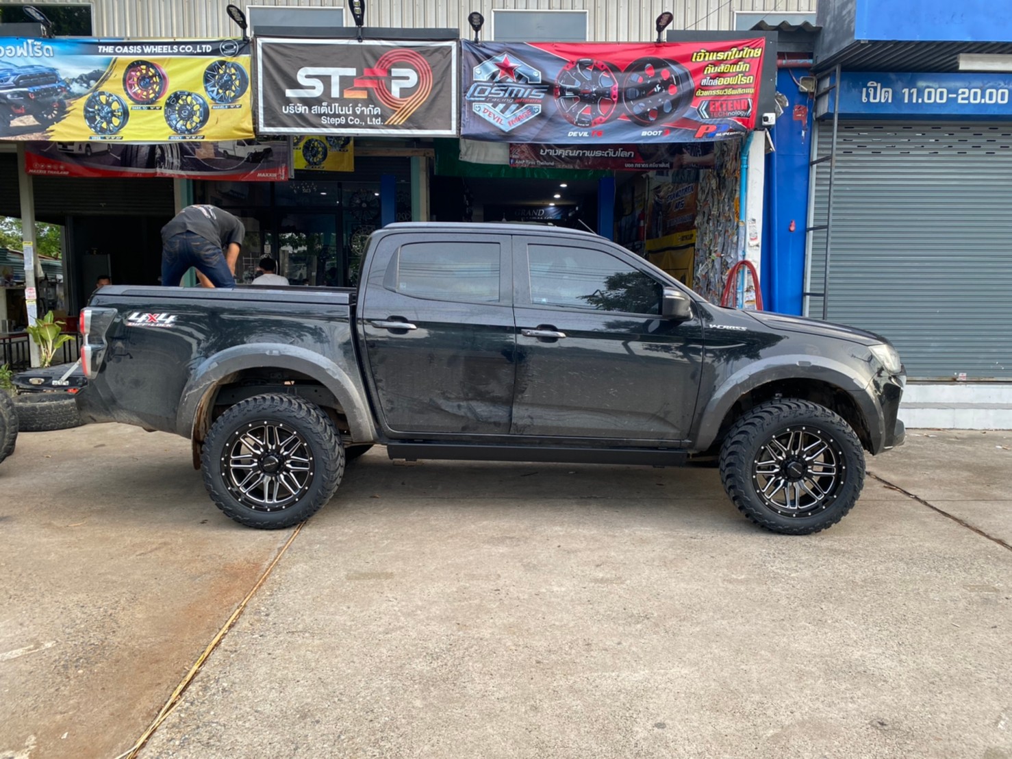 DMAX ขับมาจากสระแก้ว จัดทรงเมกาที่STEP9