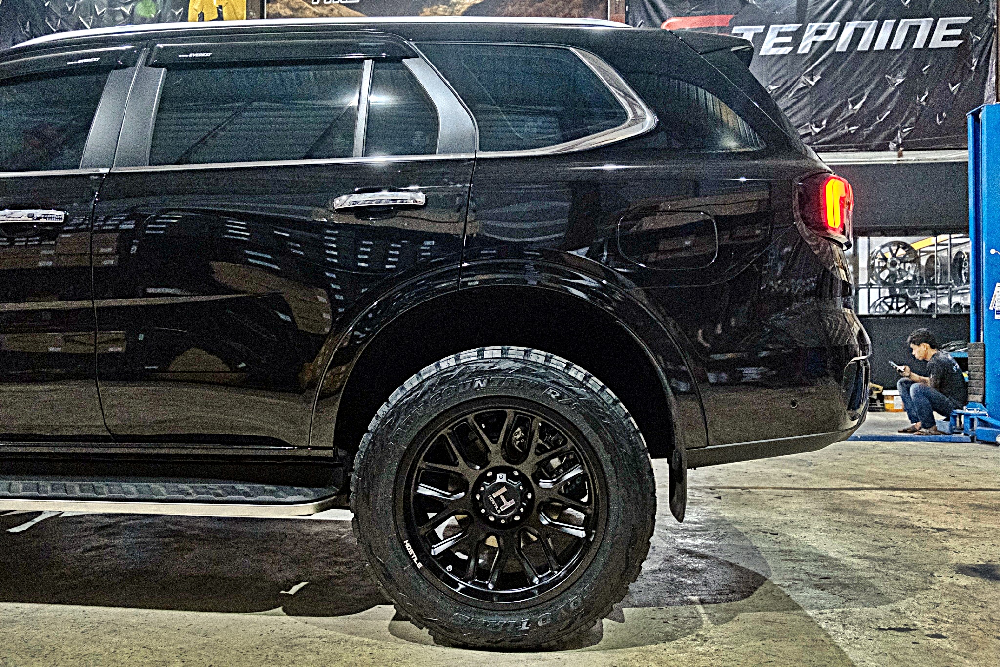#FORD_EVEREST_NEXTGEN แบบไม่ยก ล้อแท้ HOSTILE H120