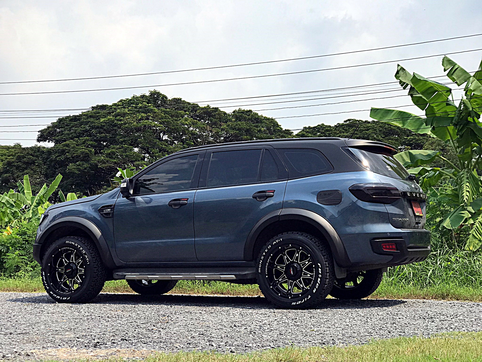 FORD EVEREST ล้อ COSMIS CROWN ผลงานจาก STEP9