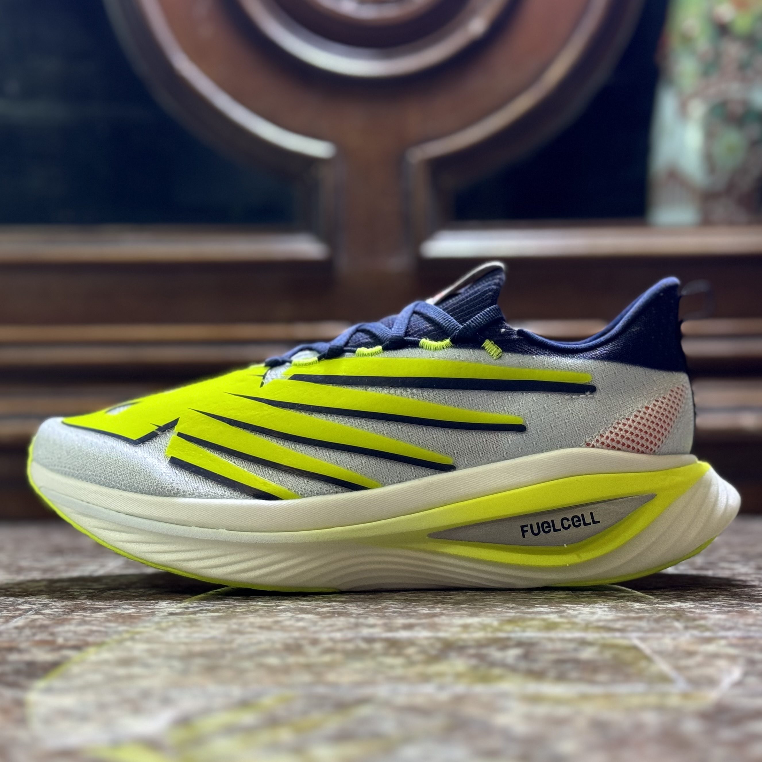 รองเท้าวิ่ง New Balance X TCS NYC FuelCell SuperComp Elite V3 (M8.5US)