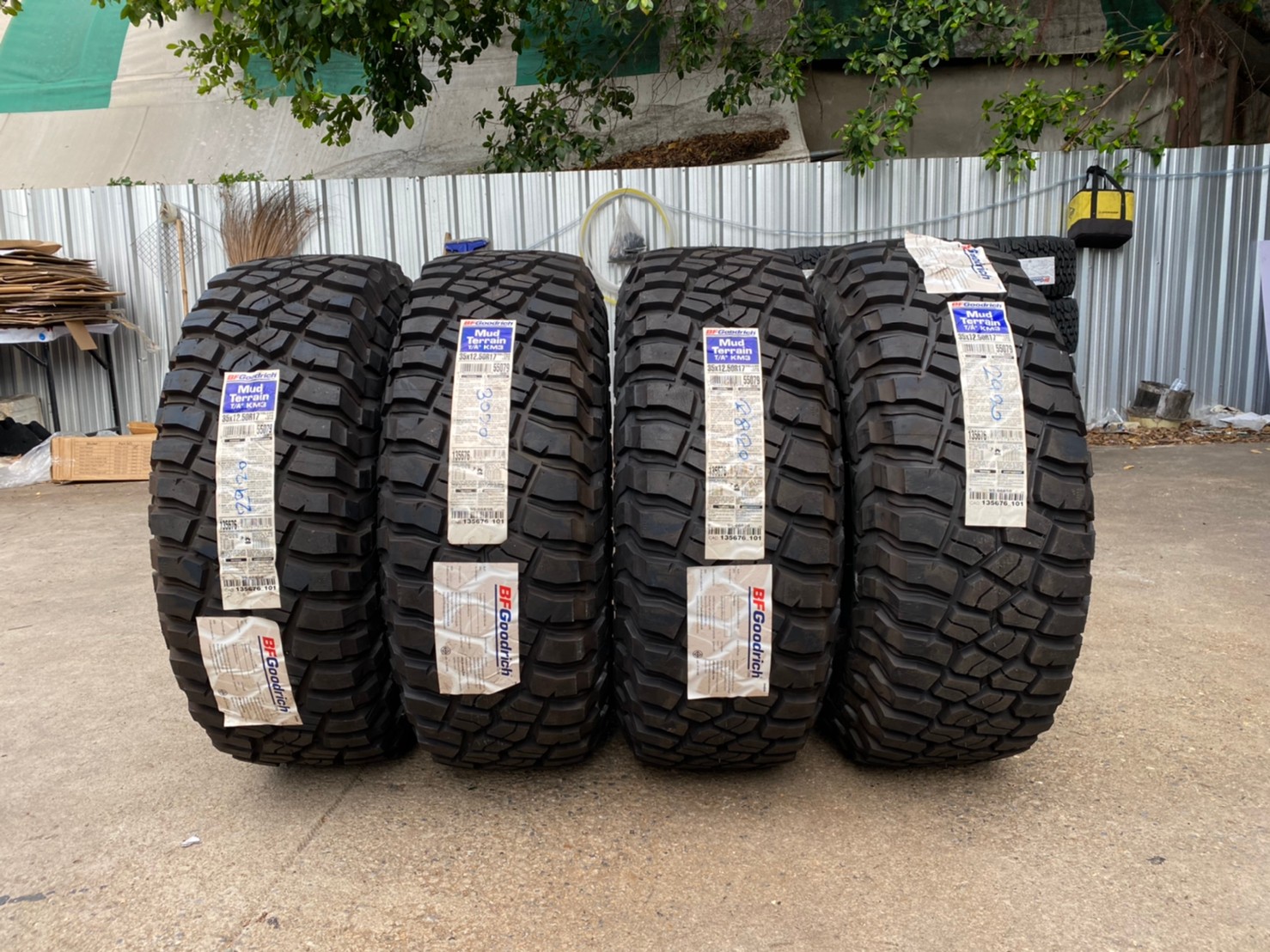 BF GOODRICH KM3 35X12.5R17 ราคาถูก ต้อง STEP9 เท่านั้น