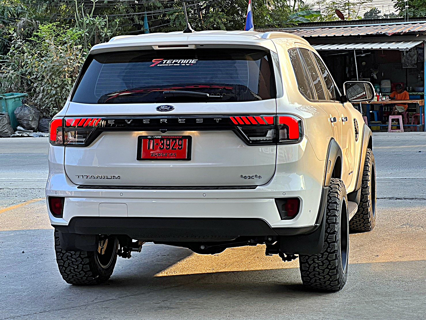 FORD EVEREST NEXTGEN แต่งวทรงเมกาที่ STEP9