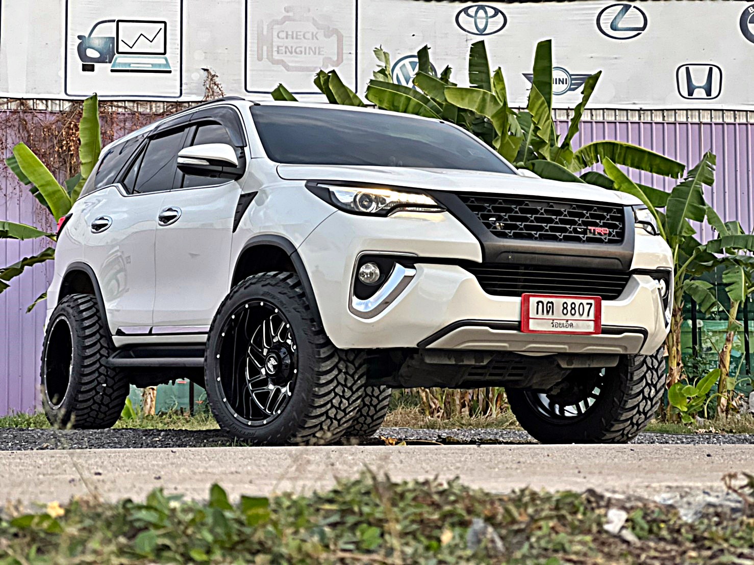 FORTUNER ทรงเมกา ล้อขอบ20 ที่ STEP9