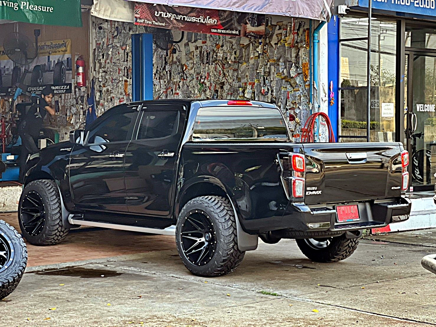 D-MAX 1.9 จัดทรงเมกา อย่างเทพ ที่ STEP9