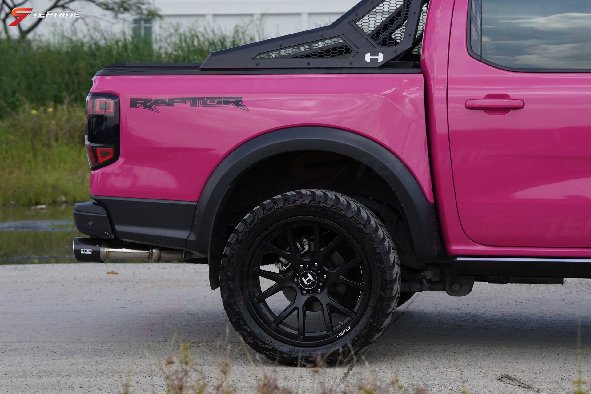 Hello Kitty สายดุแต่อยู่ในโหมดคิตตี้ ส่งงาน FORD RAPTOR V6 ล้อแท้