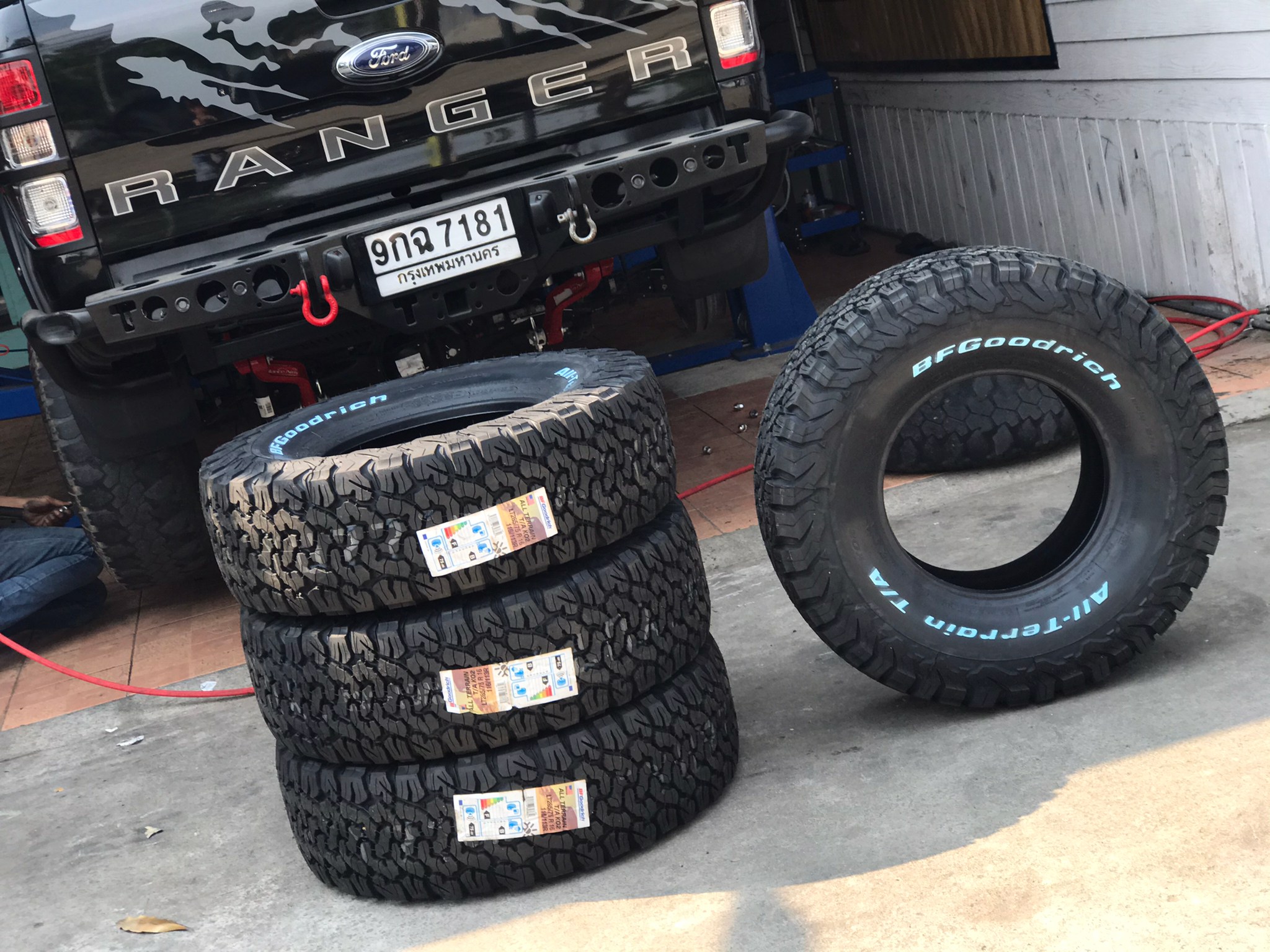 ยางBF GOODRICH KO2 285/75-16 ปี20 u.s.a สินค้าจำกัด หากันทั้งประเทศ #FORD #RANGER #BF #GOODRICH #KO2 #Step9 #ล้อแม็กซ์ยางรถยนต์ #เกษตรนวมินทร์ สอบถาม @step9 หรือ คลิ๊กที่นี่ https://lin.ee/A9jHl6c โทร 08-3802-4938 โทร 06-3996-3349 เงื่อนไขเป็นไปตามที่บริษ