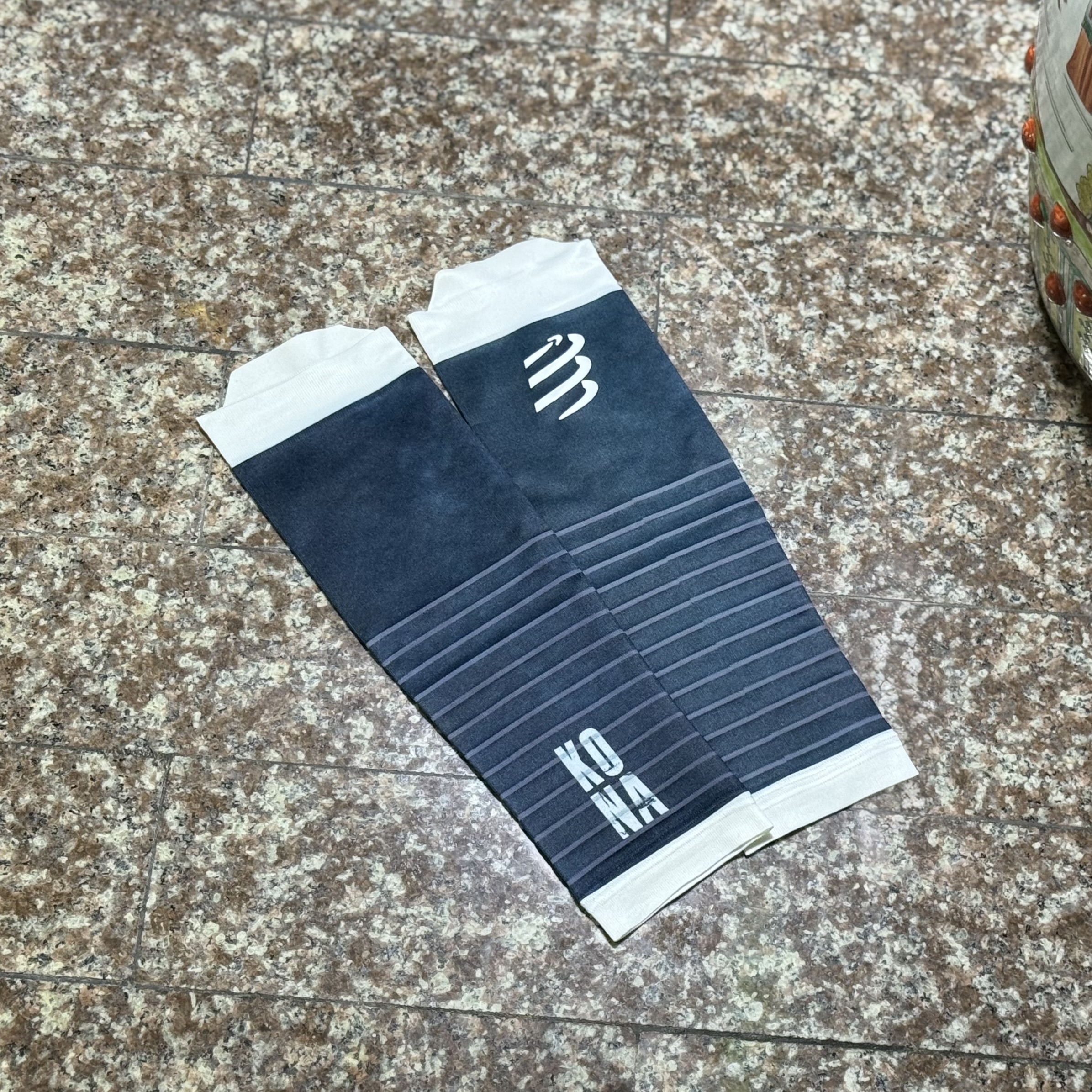 ซัพพอร์ตน่อง Compressport R2 Oxygen Calf Sleeve (T3,T4)