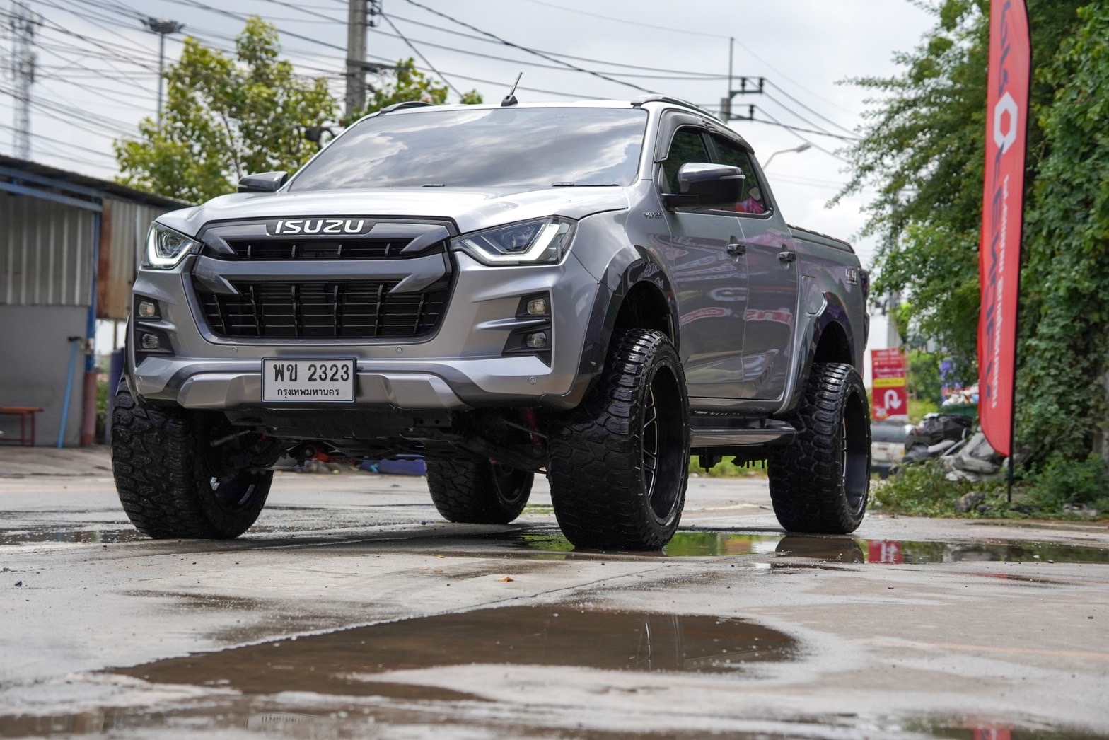 D-MAX V-CROSS ทรงเมกา ชุดแต่งแท้ทั้งคัน