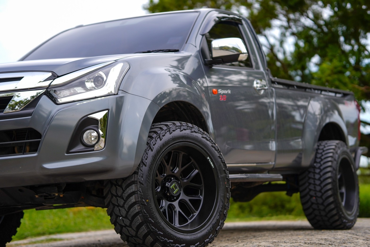D-MAX หัวเดียว จันทบุรี งบ2แสน แต่งทรงเมกาที่ STEP9