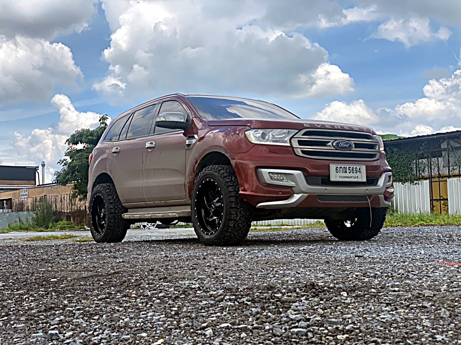 FORD EVEREST แต่งออฟโรดแบบไม่ยก