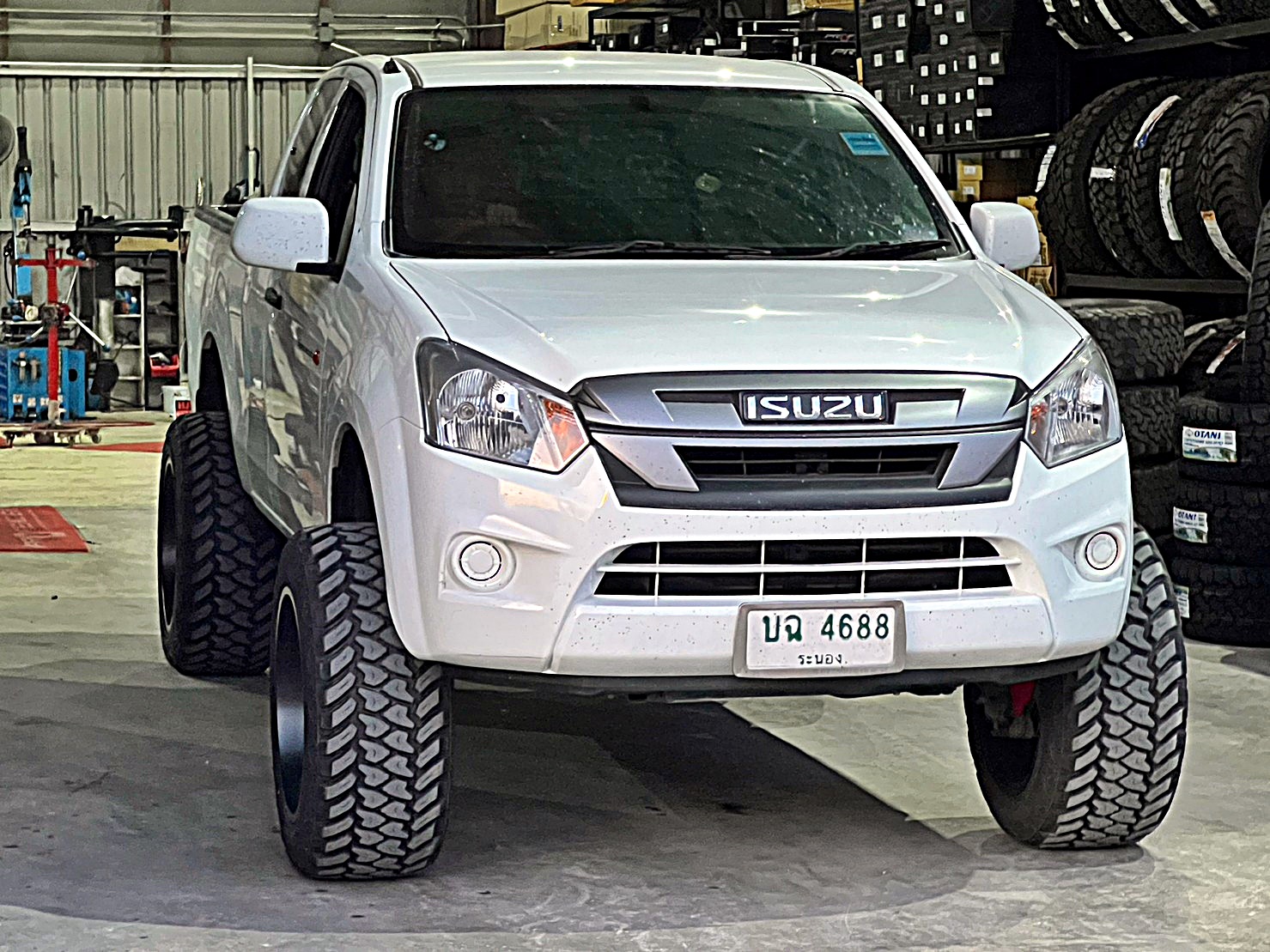 D-MAX ตัวเตี้ย ทำให้เป็นตัวสูง ทรงเมกา