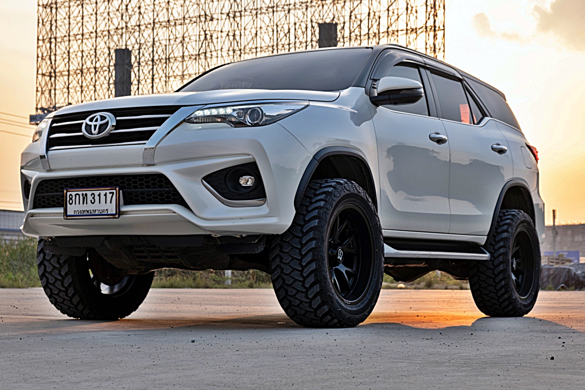 TOYOTA FORTUNER ทรงเมกาที่ STEP9