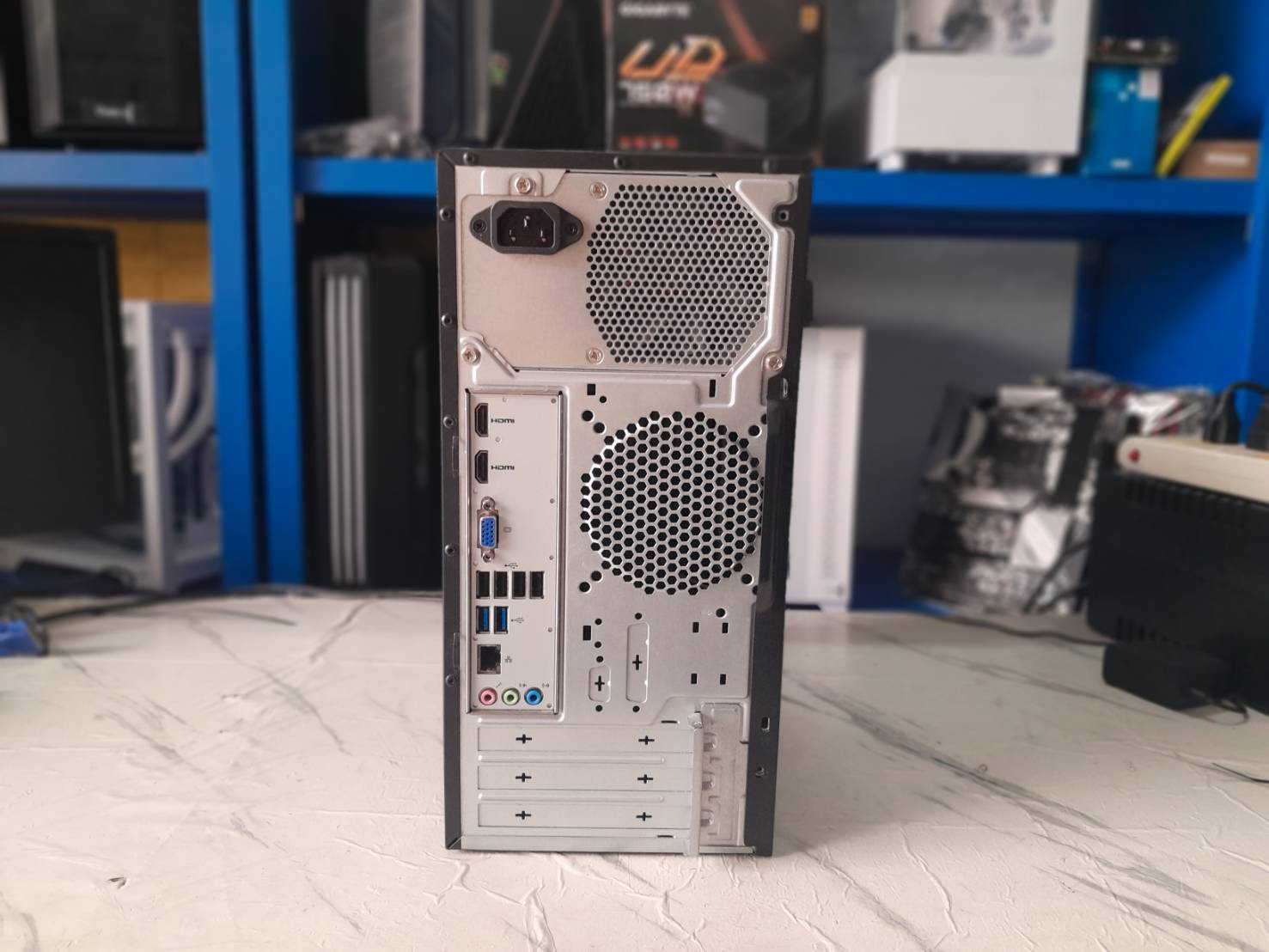 (*มือ 2 สภาพดี) ACER I3 8100 RAM8G SSD WIFI 5G