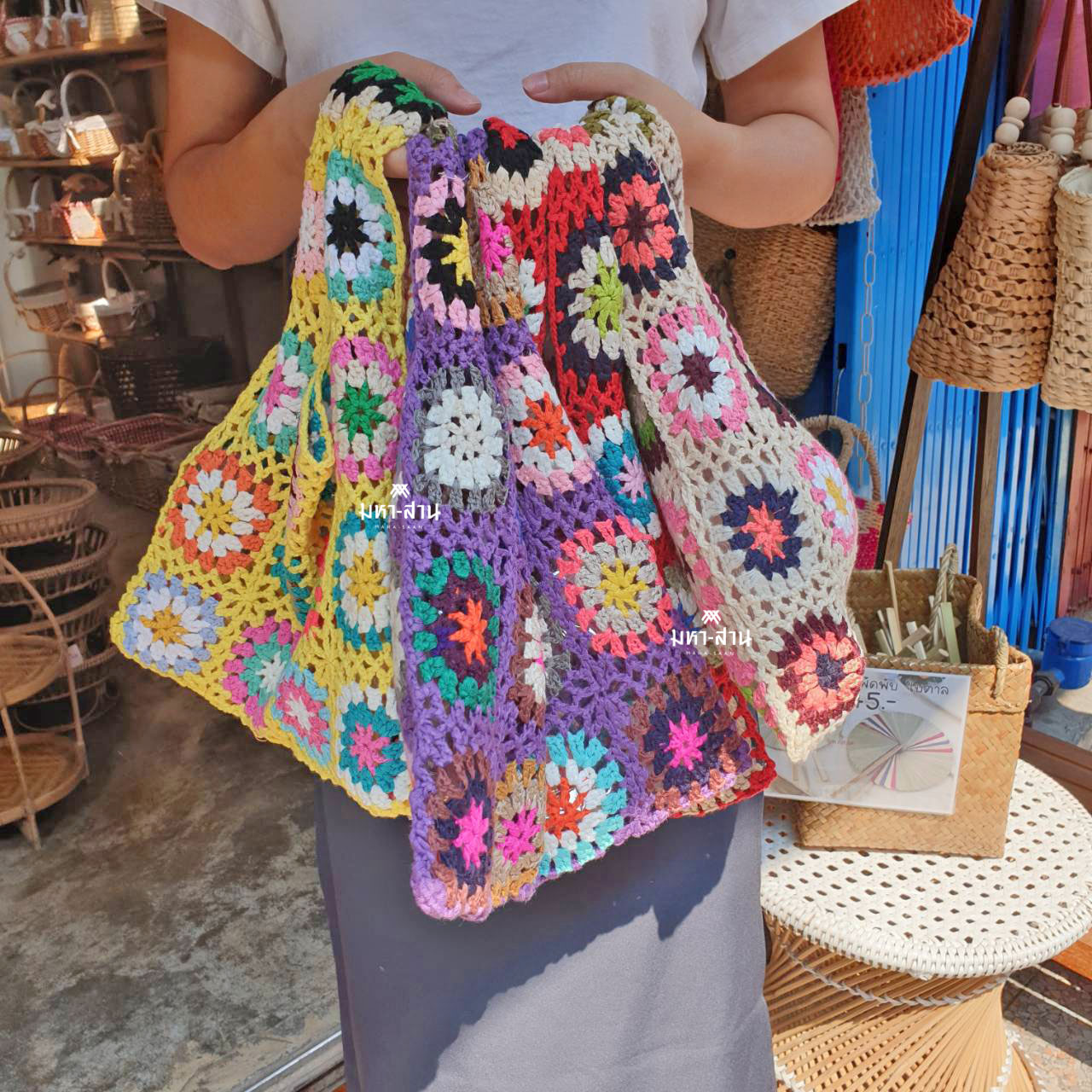 กระเป๋าถือ กระเป๋าคล้องแขนผู้หญิง กระเป๋าถักดอกไม้ แฟชั่นเกาหลี🤍