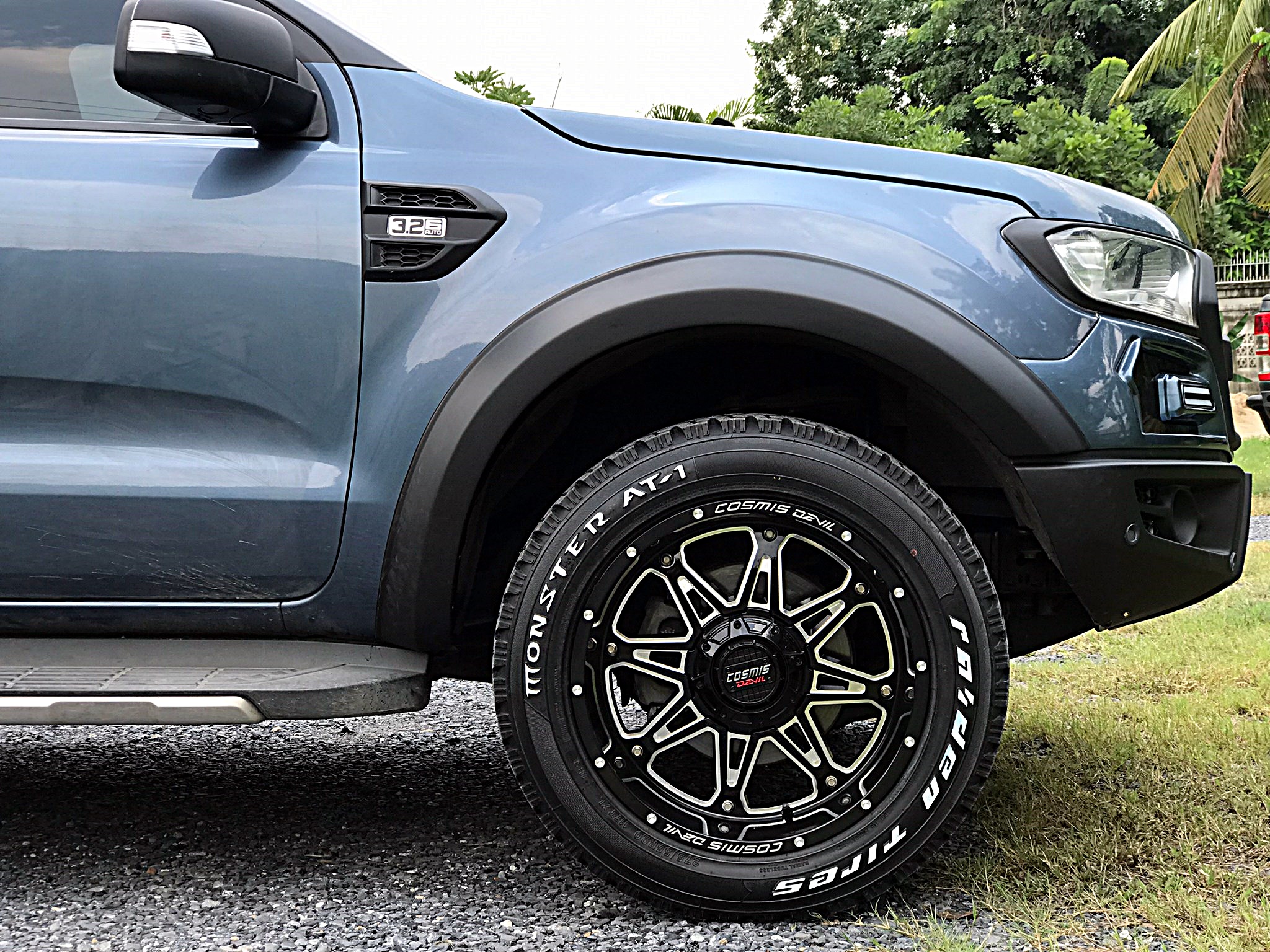 FORD EVEREST ล้อ COSMIS CROWN ผลงานจาก STEP9