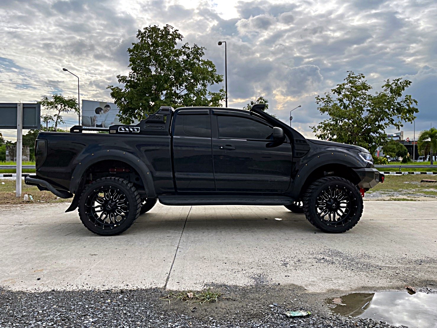 FORD RANGER จัดทรงเมกา ขอบ22 ที่ STEP9