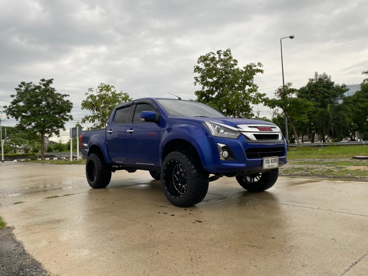 D-MAX มาจากสุพรรณบุรี จัดทรงเมกาที่ STEP9