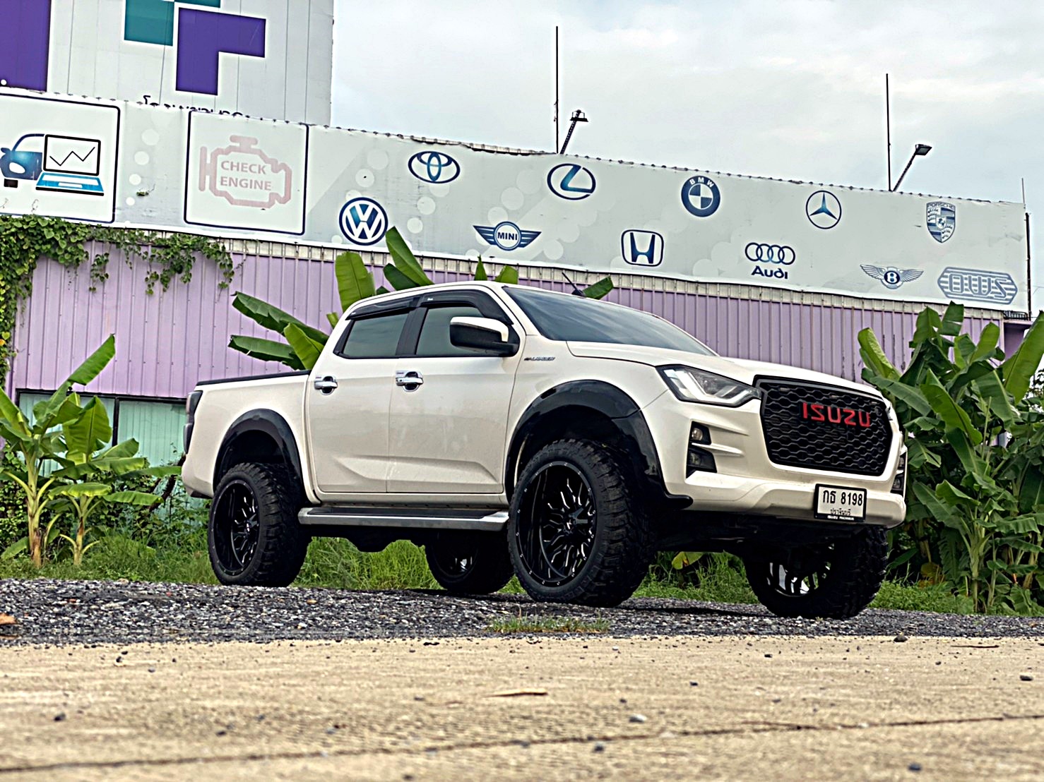 D-MAX ทรงเมกา มาไกลจากปราจีนบุรี