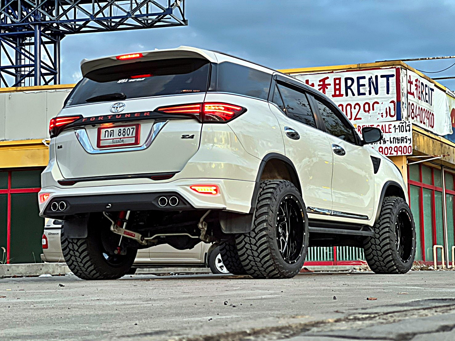 FORTUNER ทรงเมกา ล้อขอบ20 ที่ STEP9