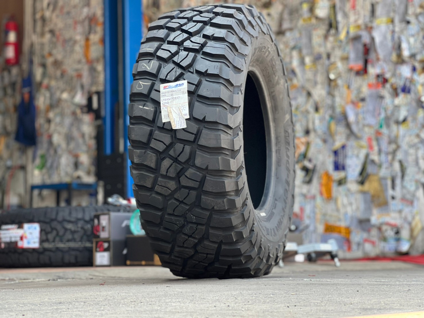 BF GOODRICH KM3 315/70-17 ราคาถูก ต้อง STEP9 เท่านั้น
