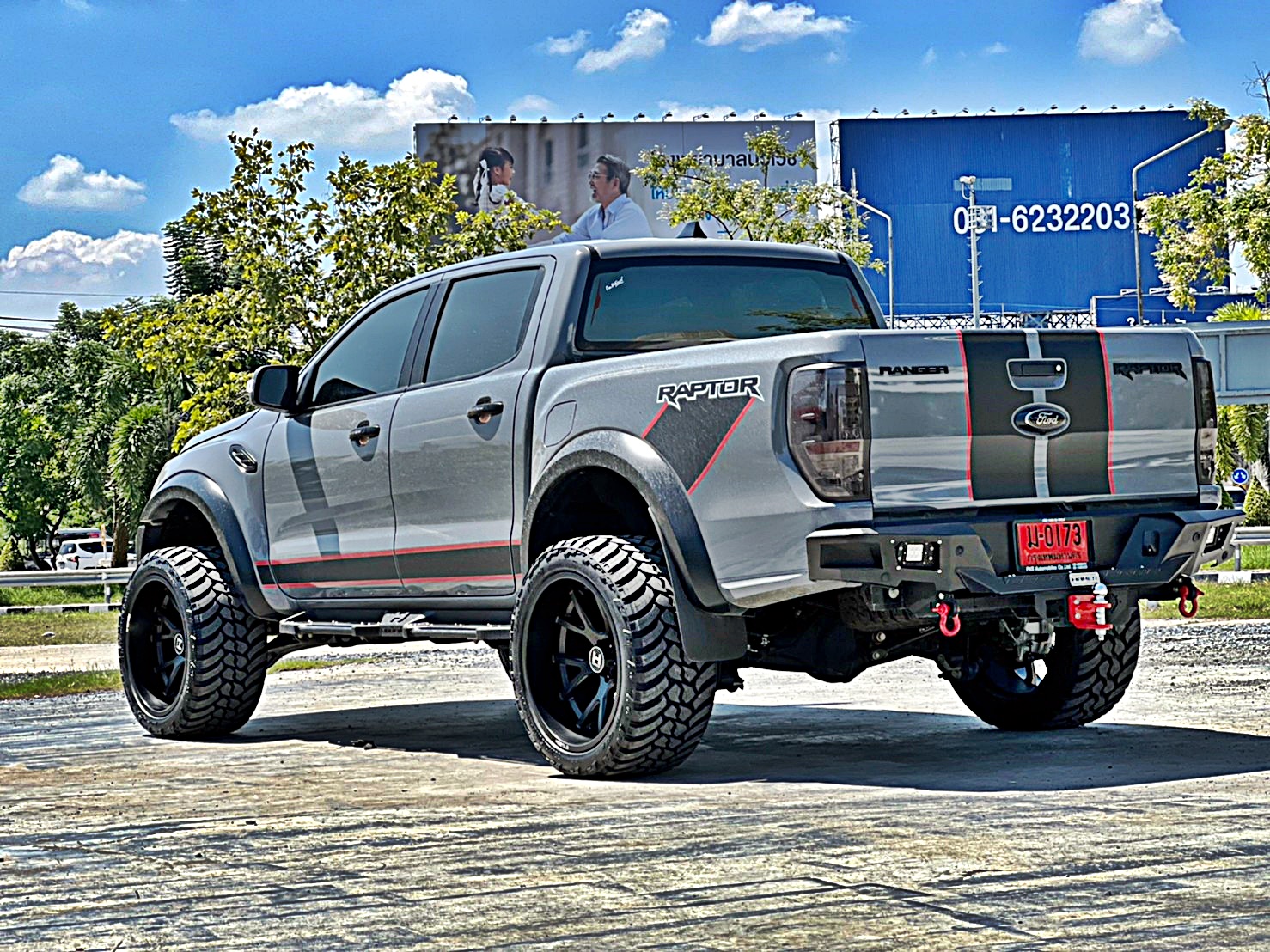 FORD RAPTOR ทรงเมกา่ ล้อ HOSTILE H113