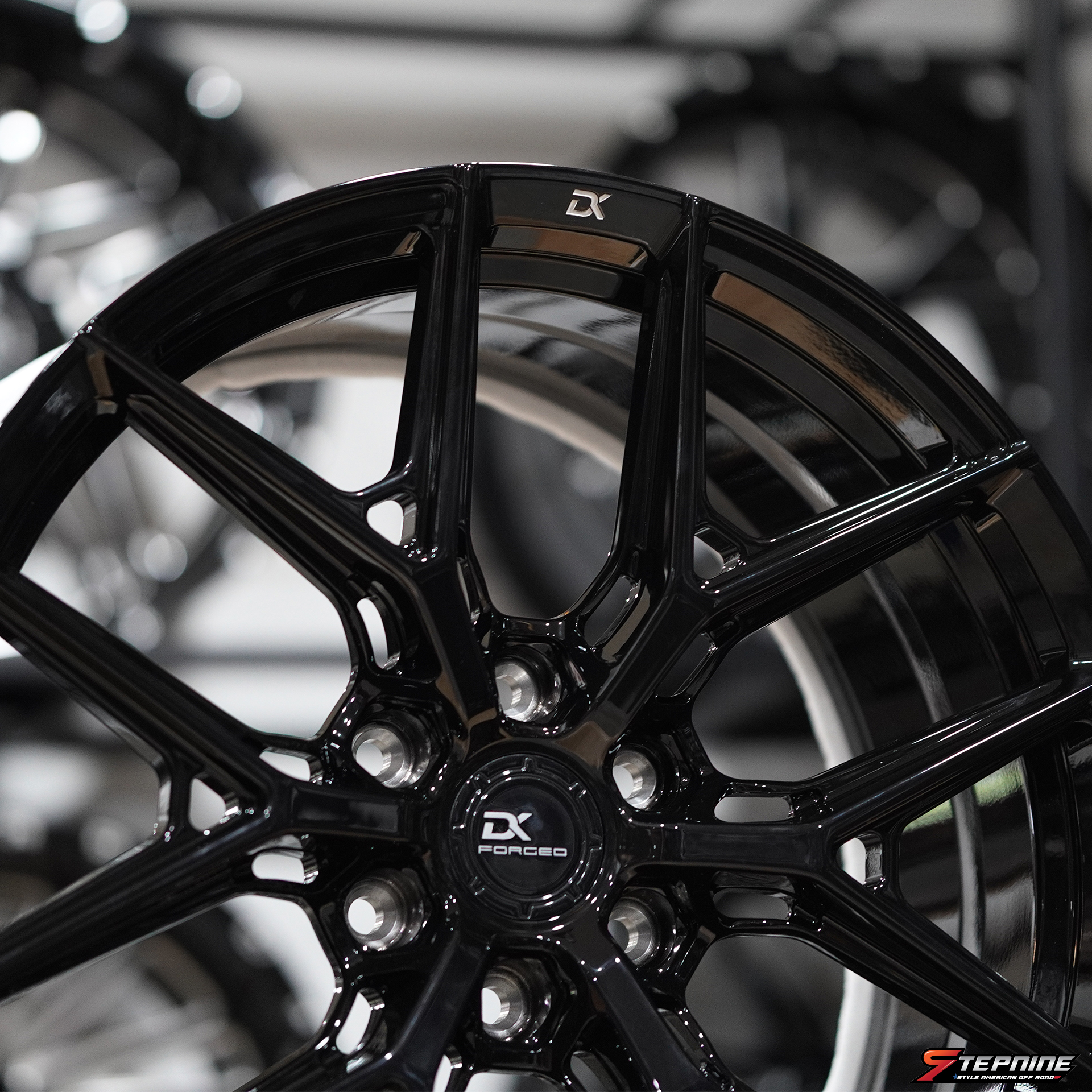DK FORGED ล้อฟอร์จแบรนด์คนไทย ผลิตด้วยกรรมวิธีล้อฟอร์จ 100% สามารถสั่งตัดตามสเปกที่ต้องการ