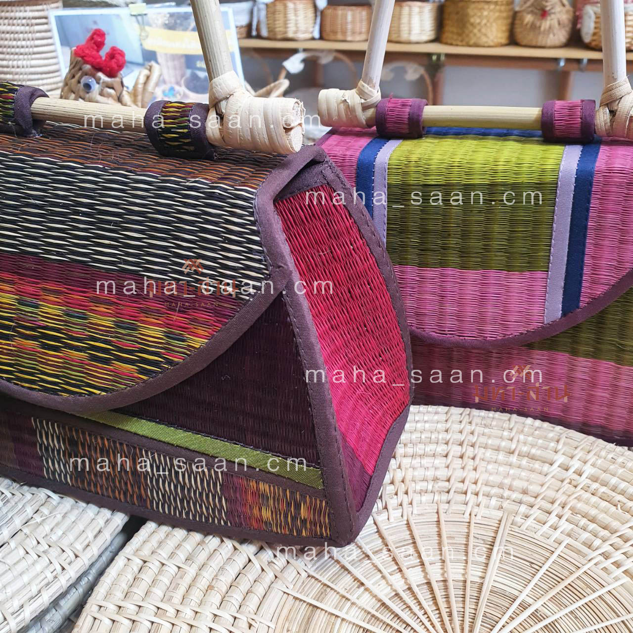 กระเป๋าเสื่อกก หูหวาย คล้องแขนสวยๆ คละแบบ 💖