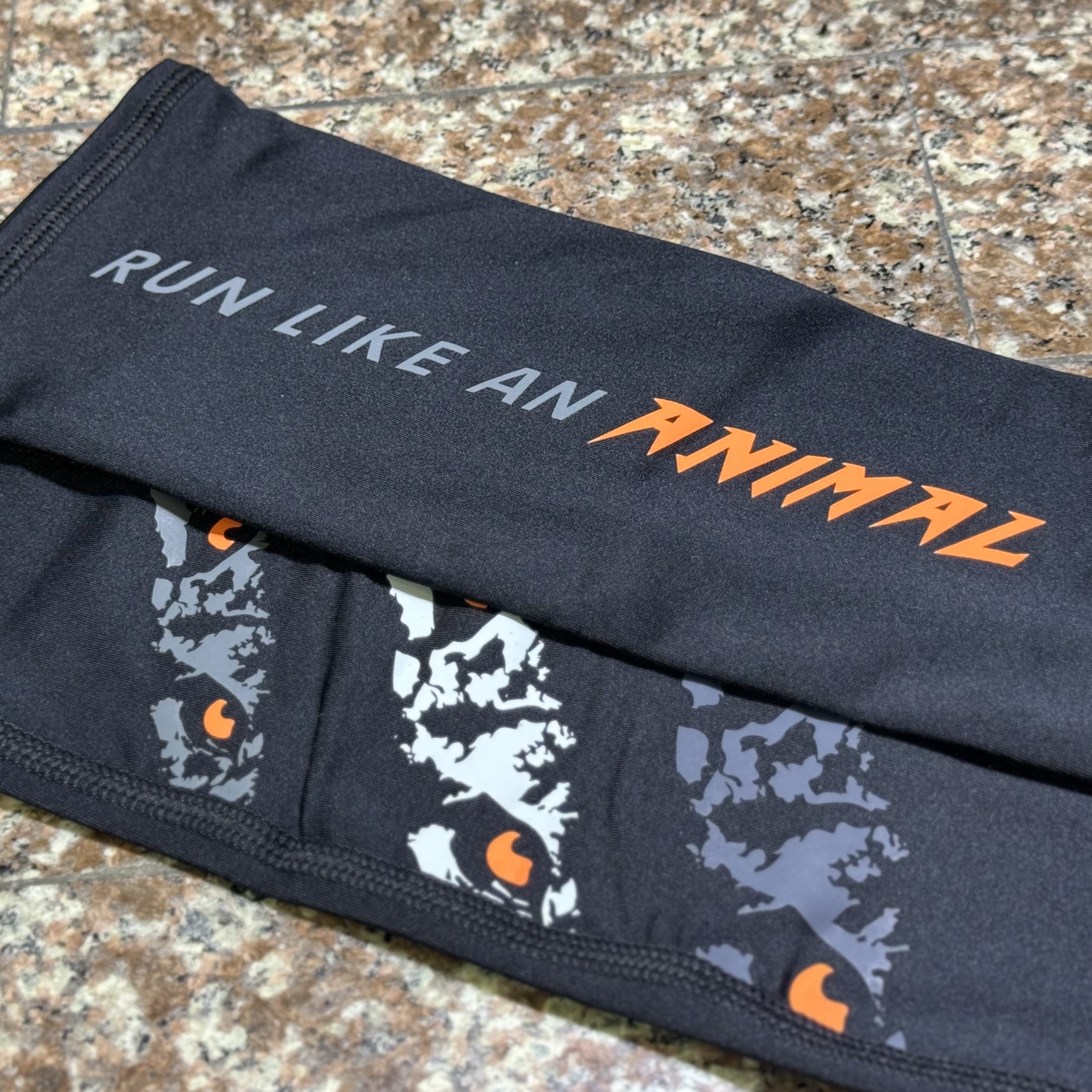 ปลอกแขน Under Armour Arm Sleeve ‘LIMITED’ (S/M)