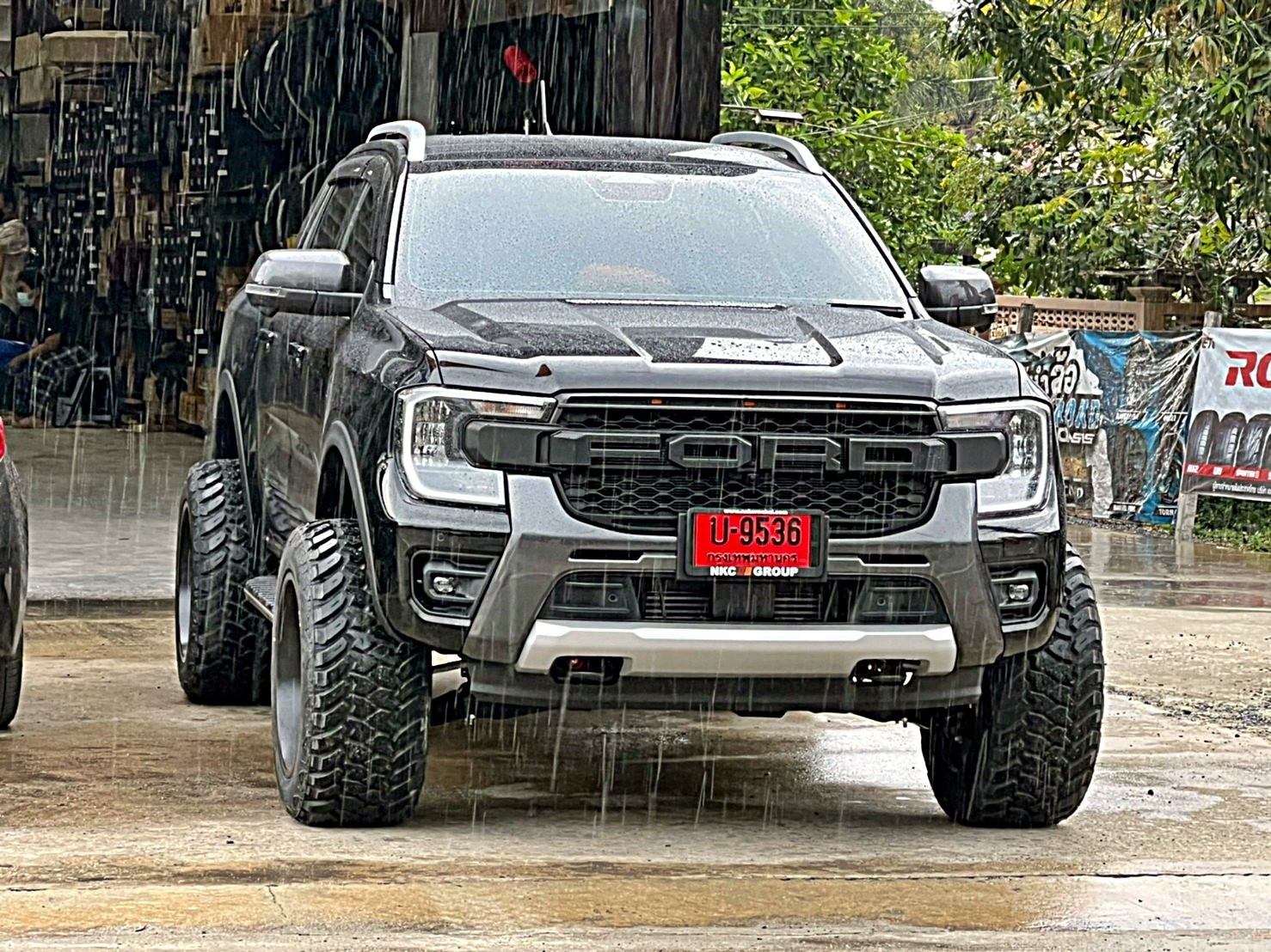 เฮียสั่งลุย โปรโมชั่น ปีใหม่ ล้อยาง ทรงเมกา