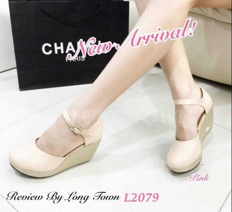 รองเท้าส้นเตารีด ปิดหัวมีสายรัดข้อเท้า