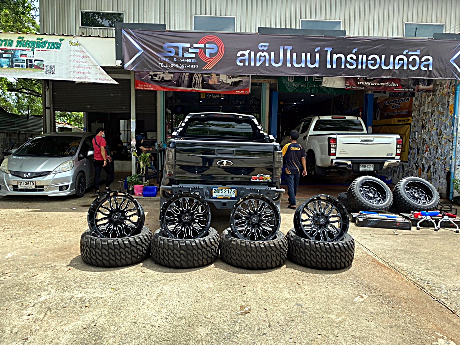 FORD RANGER จัดทรงเมกา ขอบ22 ที่ STEP9