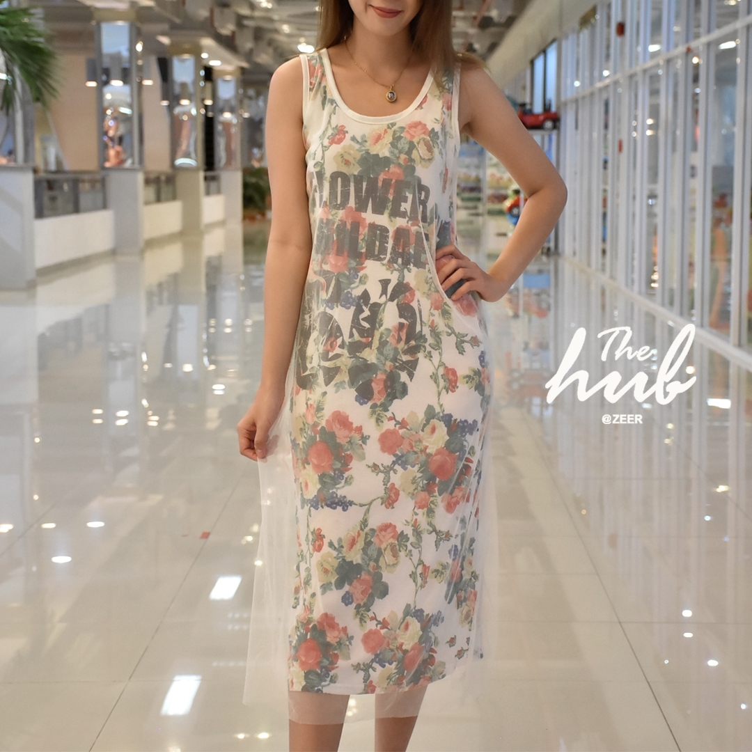เดรสแขนกุดลายดอกไม้