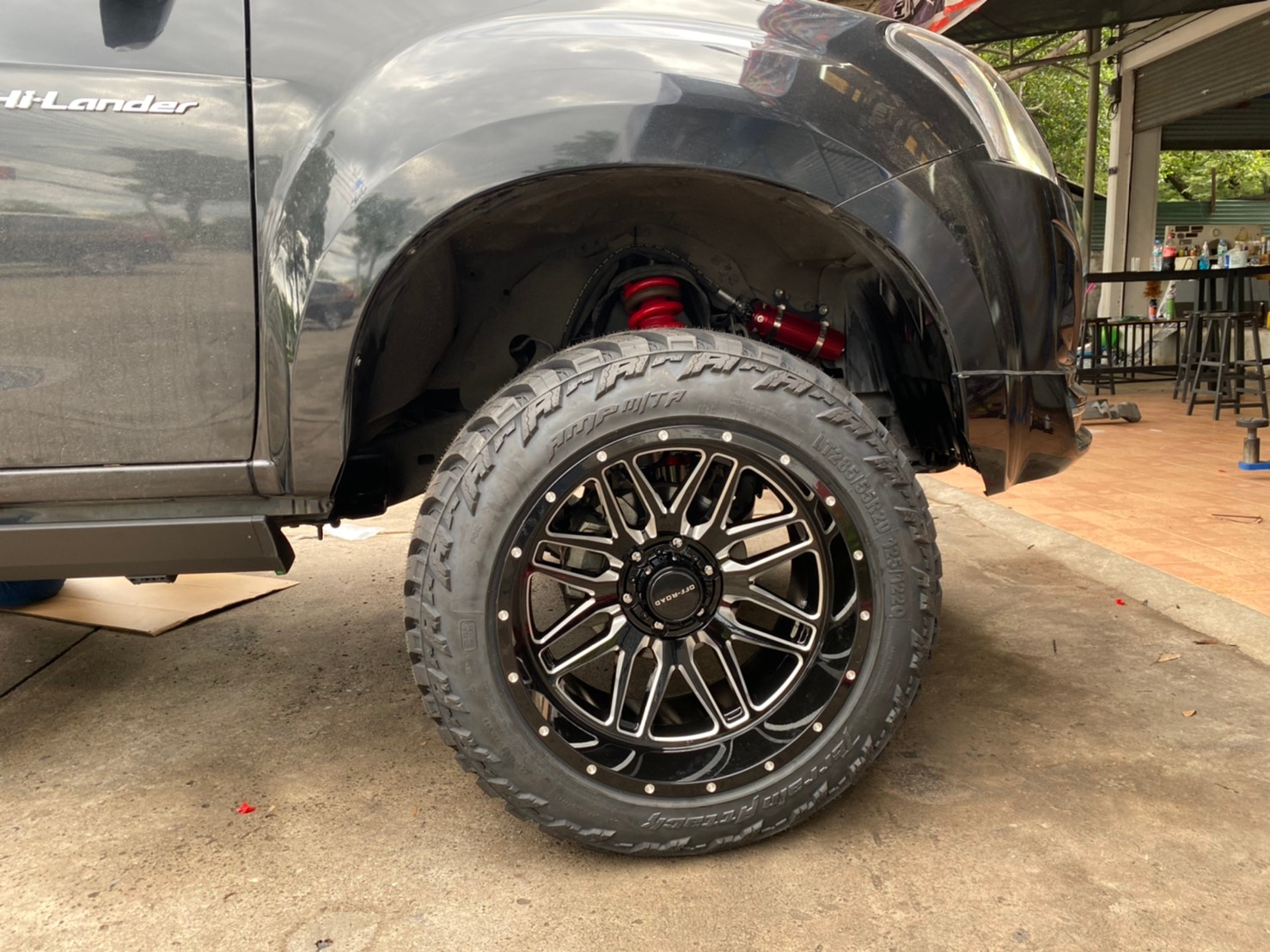 D-MAX จัดทรงเมกา ที่ STEP9 หล่อทุกลำ