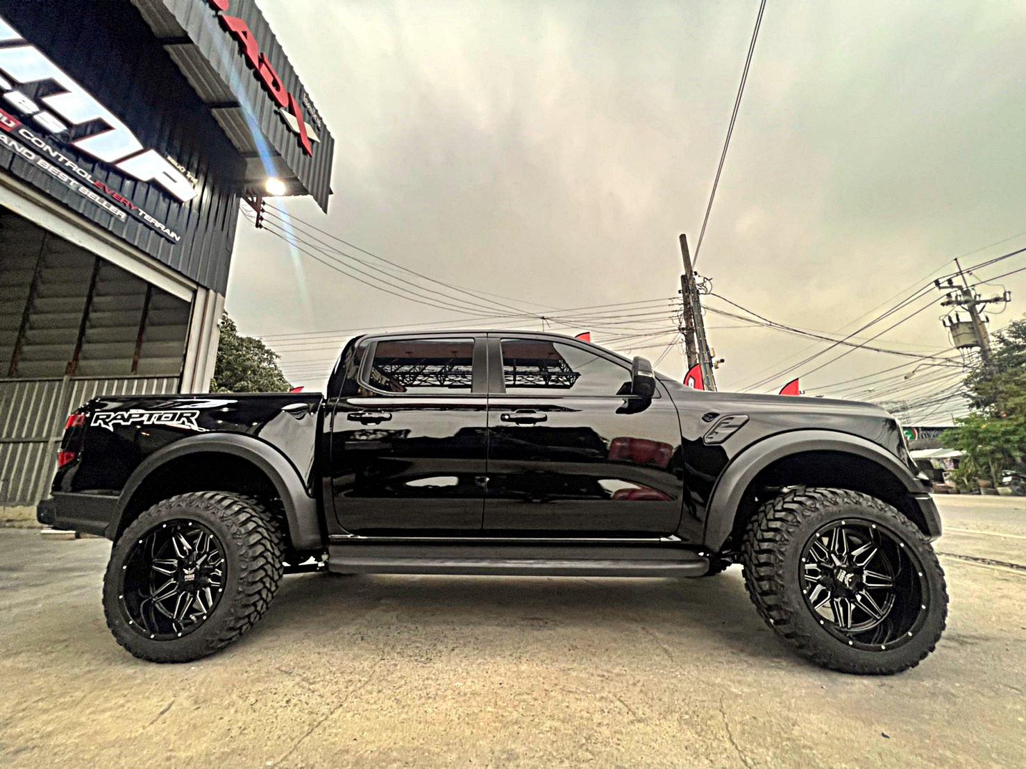 FORD RAPTOR NEXTGEN V6 ทำทรงเมกาที่ STEP9