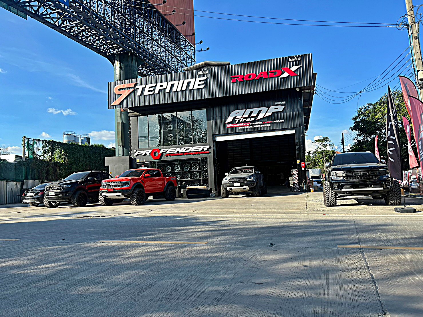 FORD RAPTOR ล้อยาง ทรงเมกา ที่ STEP9